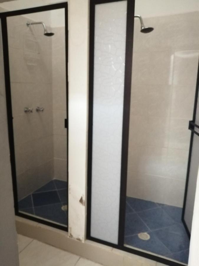 Hostal Komfort Медельїн Екстер'єр фото