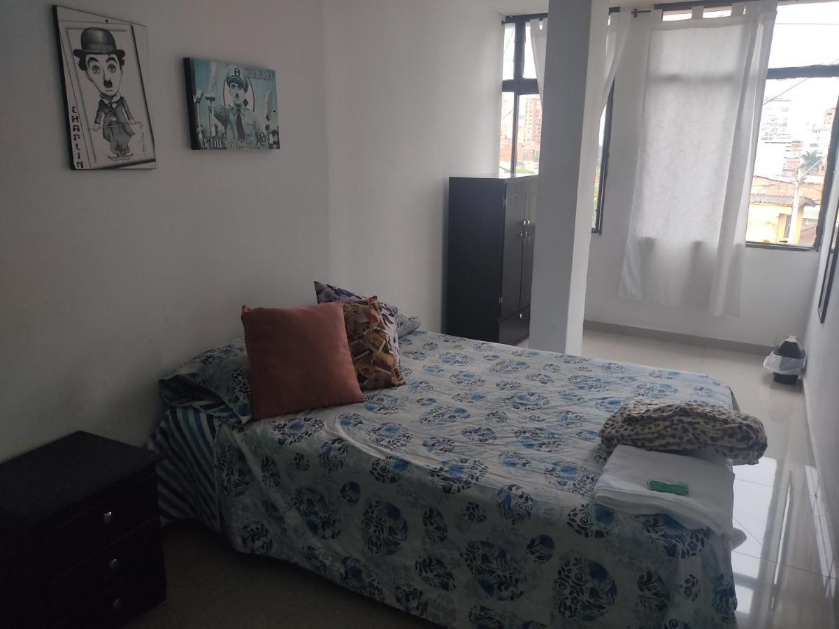 Hostal Komfort Медельїн Екстер'єр фото