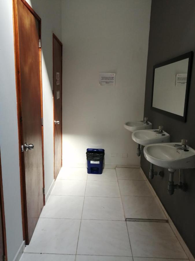 Hostal Komfort Медельїн Екстер'єр фото