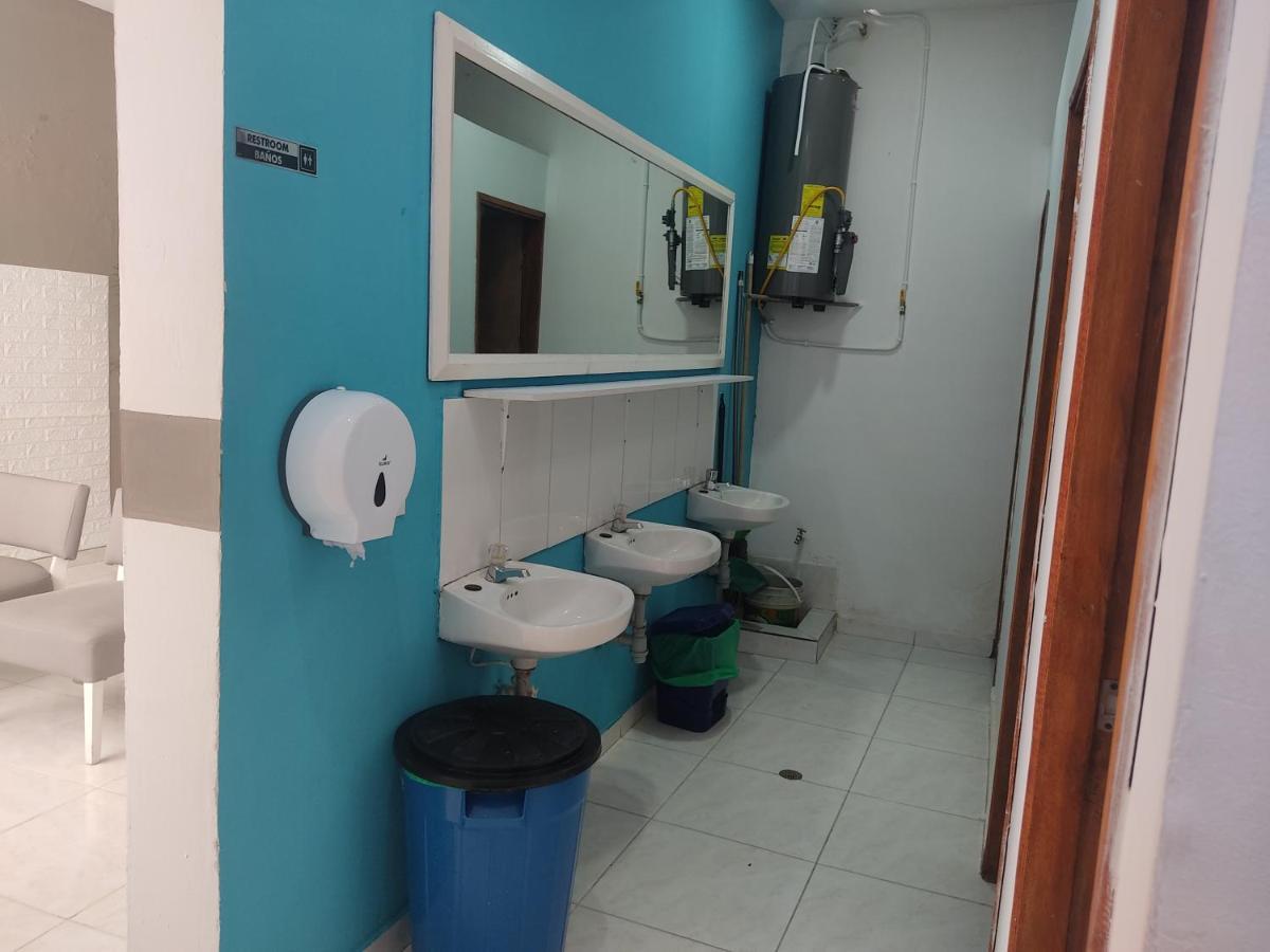 Hostal Komfort Медельїн Екстер'єр фото